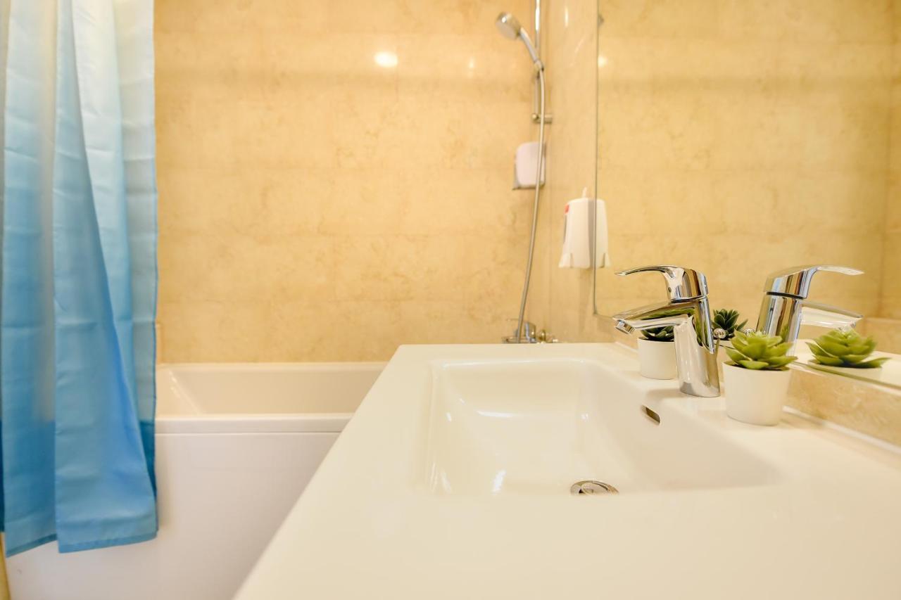 Eye Candy Romexpo 2-Bedroom With Free Parking Bucharest Luaran gambar