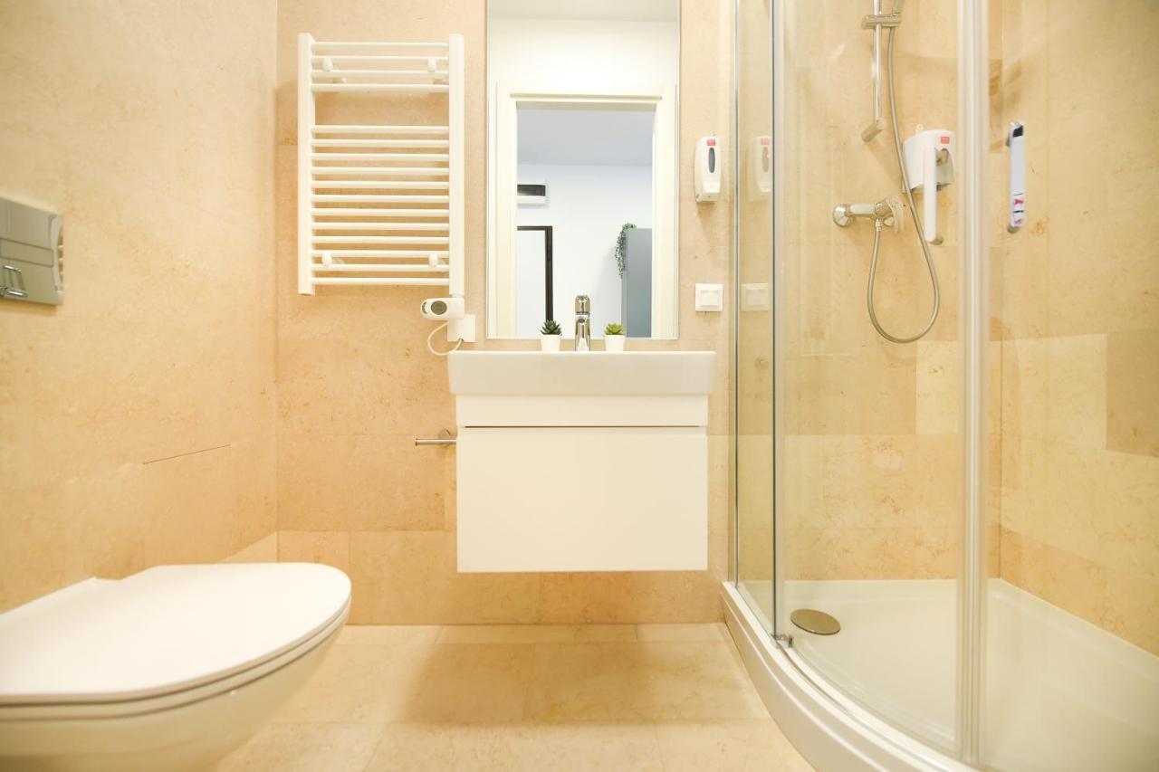 Eye Candy Romexpo 2-Bedroom With Free Parking Bucharest Luaran gambar