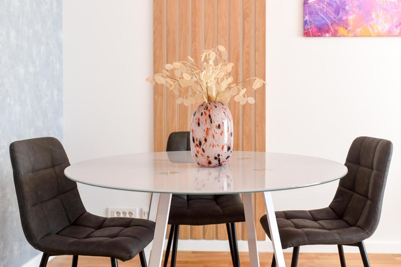 Eye Candy Romexpo 2-Bedroom With Free Parking Bucharest Luaran gambar