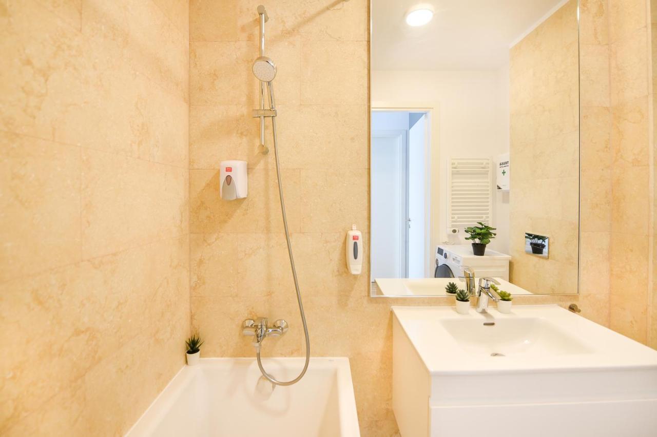 Eye Candy Romexpo 2-Bedroom With Free Parking Bucharest Luaran gambar