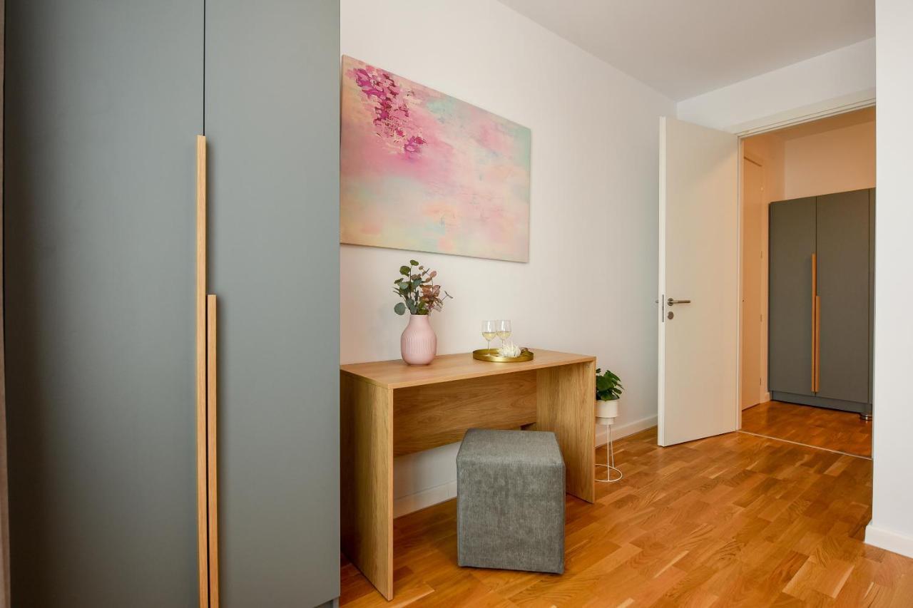 Eye Candy Romexpo 2-Bedroom With Free Parking Bucharest Luaran gambar
