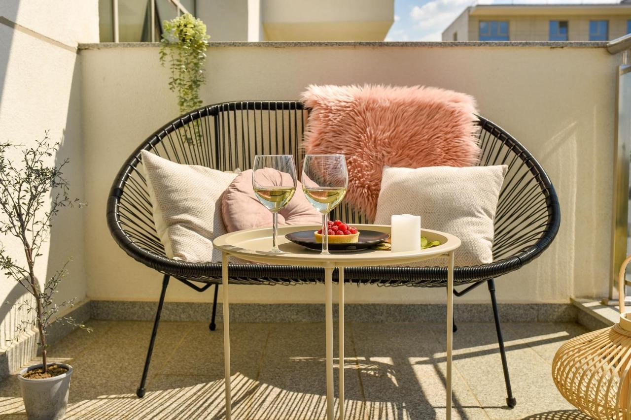 Eye Candy Romexpo 2-Bedroom With Free Parking Bucharest Luaran gambar